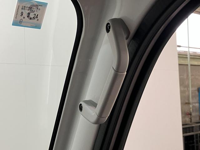 ハイゼットトラックスタンダード　４ＷＤ　ＣＶＴ　届出済未使用車衝突被害軽減ブレーキ　コーナーセンサー　パートタイム４ＷＤ　ＡＭ／ＦＭラジオ　マニュアルエアコン　マニュアルレベリング　オートライト（滋賀県）の中古車