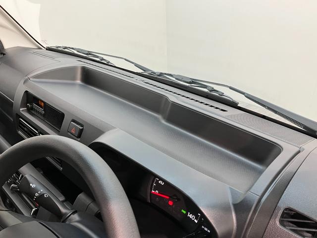 ハイゼットトラックスタンダード　４ＷＤ　ＣＶＴ　届出済未使用車衝突被害軽減ブレーキ　コーナーセンサー　パートタイム４ＷＤ　ＡＭ／ＦＭラジオ　マニュアルエアコン　マニュアルレベリング　オートライト（滋賀県）の中古車