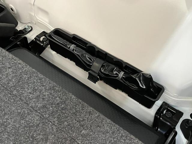 ハイゼットトラックスタンダード　４ＷＤ　ＣＶＴ　届出済未使用車衝突被害軽減ブレーキ　コーナーセンサー　パートタイム４ＷＤ　ＡＭ／ＦＭラジオ　マニュアルエアコン　マニュアルレベリング　オートライト（滋賀県）の中古車