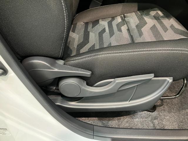 タフトＧダーククロムベンチャー　届出済未使用車　９型Ｄ．Ａ衝突被害軽減ブレーキ　コーナーセンサー　９型ディスプレイオーディオ　バックカメラ　レーダークルーズコントロール　前席シートヒーター　電動パーキング　オートエアコン　スマートキー　エコアイドル（滋賀県）の中古車