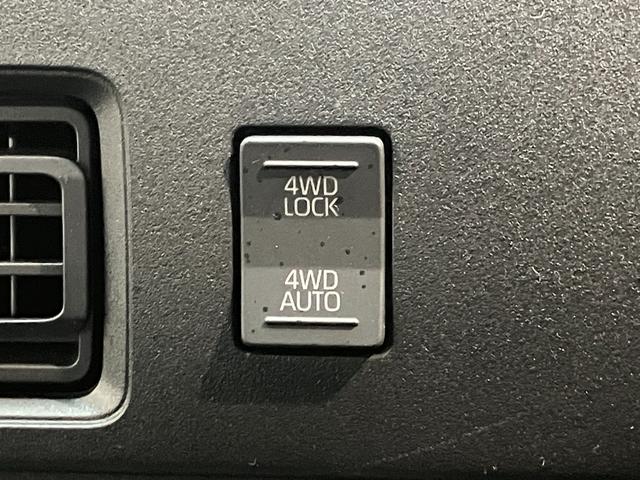 ハイゼットカーゴＤＸ　４ＷＤ　ＣＶＴ車　キーレス　前席パワーウインドウ衝突被害軽減ブレーキ　スマアシ　コーナーセンサー　キーレス　前席パワーウインドウ　ＡＭ／ＦＭステレオ　両側スライドドア　パートタイム４ＷＤ　オートライト（滋賀県）の中古車