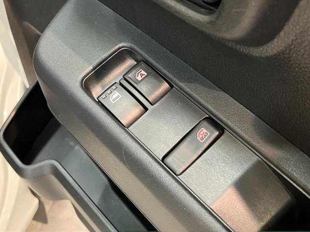 ハイゼットカーゴＤＸ　４ＷＤ　ＣＶＴ車　キーレス　前席パワーウインドウ衝突被害軽減ブレーキ　スマアシ　コーナーセンサー　キーレス　前席パワーウインドウ　ＡＭ／ＦＭステレオ　両側スライドドア　パートタイム４ＷＤ　オートライト（滋賀県）の中古車