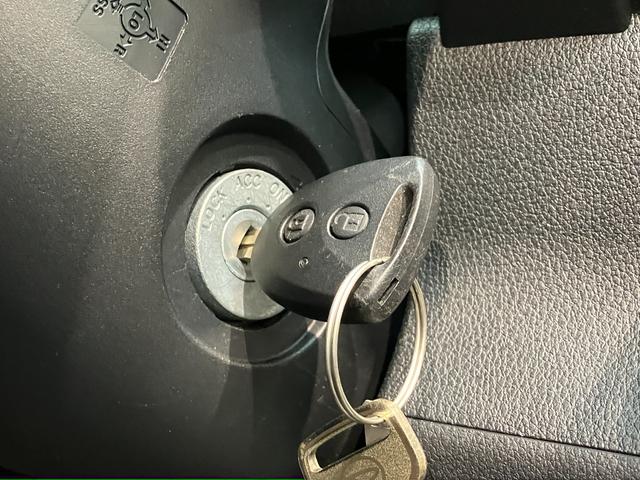 ハイゼットカーゴＤＸ　４ＷＤ　ＣＶＴ車　キーレス　前席パワーウインドウ衝突被害軽減ブレーキ　スマアシ　コーナーセンサー　キーレス　前席パワーウインドウ　ＡＭ／ＦＭステレオ　両側スライドドア　パートタイム４ＷＤ　オートライト（滋賀県）の中古車