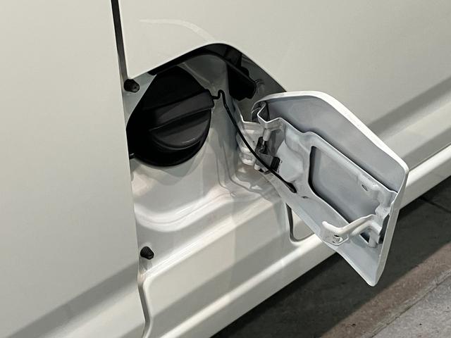 ハイゼットカーゴＤＸ　４ＷＤ　ＣＶＴ車　キーレス　前席パワーウインドウ衝突被害軽減ブレーキ　スマアシ　コーナーセンサー　キーレス　前席パワーウインドウ　ＡＭ／ＦＭステレオ　両側スライドドア　パートタイム４ＷＤ　オートライト（滋賀県）の中古車