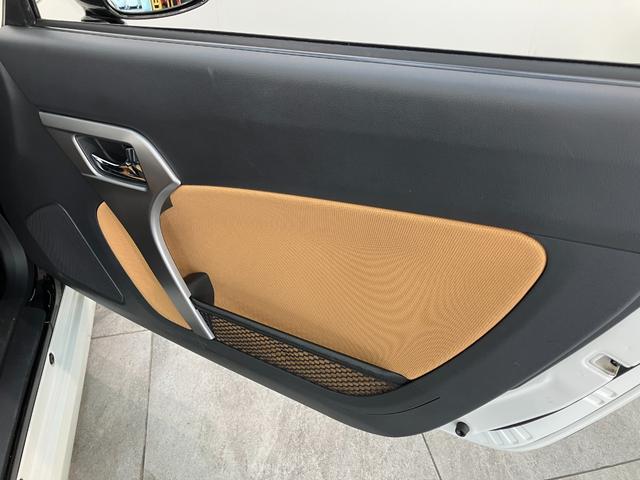 コペンローブS ワンセグナビ バックカメラ 車検整備付電動オープンルーフ ワンセグナビ バックカメラ DVD Bluetooth USB レカロシート MOMO製ハンドル シートヒーター パドルシフト LED エコアイドル エクスプレイ仕様アルミ(滋賀県)の中古車