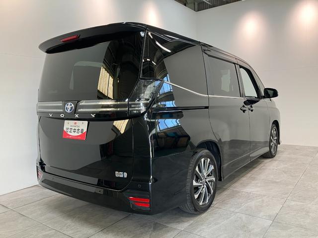 ヴォクシーハイブリッドＳ−Ｚ　１０型ナビ　レーダークルコン　Ｂカメラトヨタセーフティセンス　コーナーセンサー　１０型フルセグナビ　バックカメラ　ドラレコ　Ｂｌｕｅｔｏｏｔｈ　ＵＳＢ　ＥＴＣ　レーダークルコン　シートヒーター　両側パワスラ　デュアルエアコン　ＬＥＤ（滋賀県）の中古車