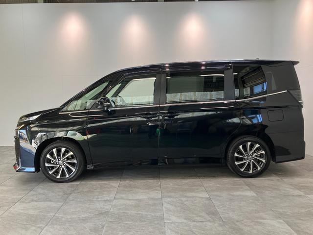 ヴォクシーハイブリッドＳ−Ｚ　１０型ナビ　レーダークルコン　Ｂカメラトヨタセーフティセンス　コーナーセンサー　１０型フルセグナビ　バックカメラ　ドラレコ　Ｂｌｕｅｔｏｏｔｈ　ＵＳＢ　ＥＴＣ　レーダークルコン　シートヒーター　両側パワスラ　デュアルエアコン　ＬＥＤ（滋賀県）の中古車