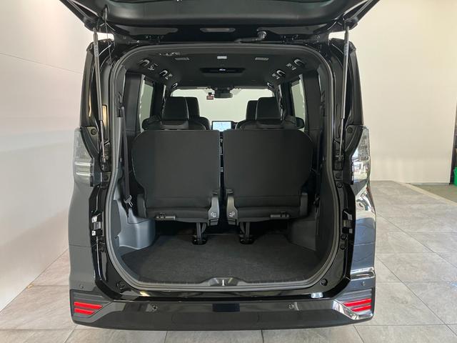 ヴォクシーハイブリッドＳ−Ｚ　１０型ナビ　レーダークルコン　Ｂカメラトヨタセーフティセンス　コーナーセンサー　１０型フルセグナビ　バックカメラ　ドラレコ　Ｂｌｕｅｔｏｏｔｈ　ＵＳＢ　ＥＴＣ　レーダークルコン　シートヒーター　両側パワスラ　デュアルエアコン　ＬＥＤ（滋賀県）の中古車