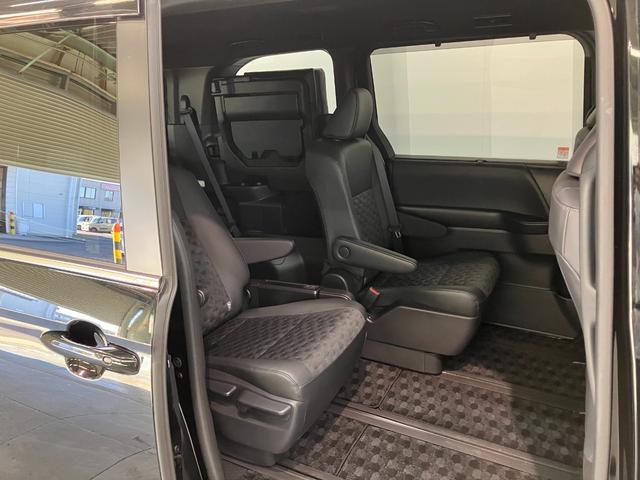 ヴォクシーハイブリッドＳ−Ｚ　１０型ナビ　レーダークルコン　Ｂカメラトヨタセーフティセンス　コーナーセンサー　１０型フルセグナビ　バックカメラ　ドラレコ　Ｂｌｕｅｔｏｏｔｈ　ＵＳＢ　ＥＴＣ　レーダークルコン　シートヒーター　両側パワスラ　デュアルエアコン　ＬＥＤ（滋賀県）の中古車