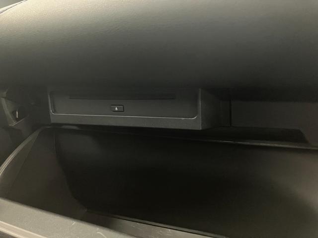 ヴォクシーハイブリッドＳ−Ｚ　１０型ナビ　レーダークルコン　Ｂカメラトヨタセーフティセンス　コーナーセンサー　１０型フルセグナビ　バックカメラ　ドラレコ　Ｂｌｕｅｔｏｏｔｈ　ＵＳＢ　ＥＴＣ　レーダークルコン　シートヒーター　両側パワスラ　デュアルエアコン　ＬＥＤ（滋賀県）の中古車