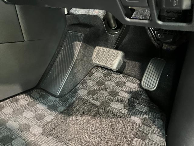 ヴォクシーハイブリッドＳ−Ｚ　１０型ナビ　レーダークルコン　Ｂカメラトヨタセーフティセンス　コーナーセンサー　１０型フルセグナビ　バックカメラ　ドラレコ　Ｂｌｕｅｔｏｏｔｈ　ＵＳＢ　ＥＴＣ　レーダークルコン　シートヒーター　両側パワスラ　デュアルエアコン　ＬＥＤ（滋賀県）の中古車