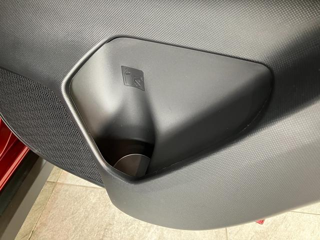 ロッキーＸ　ＨＥＶ　９型ディスプレイオーディオ　ドラレコ　車検整備付衝突被害軽減ブレーキ　コーナーセンサー　９型ディスプレイオーディオ　フルセグ　バックカメラ　Ｂｌｕｅｔｏｏｔｈ　ＵＳＢ　ＴＶコントロール　電動パーキング　ＬＥＤ　前後ドラレコ（滋賀県）の中古車