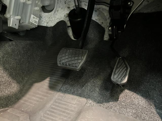 タフトG 4WD CDステレオ コーナーセンサー シートヒーター衝突被害軽減ブレーキ コーナーセンサー CDステレオ バックカメラ(ナビ装着時用) 前席シートヒーター 電動パーキング スカイフィールトップ LED オートライト オートエアコン スマートキー(滋賀県)の中古車