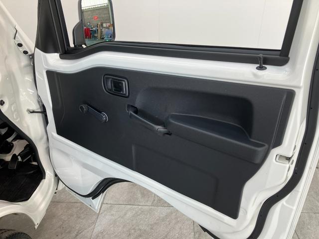 ハイゼットトラックスタンダード　４ＷＤ　ＣＶＴ車　ＣＤステレオ衝突被害軽減ブレーキ　コーナーセンサー　パートタイム４ＷＤ　ＣＤステレオ　マニュアルエアコン　マニュアルレベリング　オートライト（滋賀県）の中古車