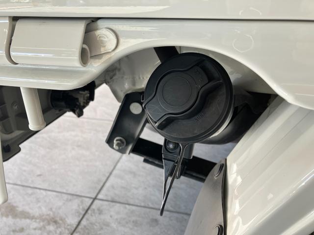 ハイゼットトラックスタンダード　４ＷＤ　ＣＶＴ車　ＣＤステレオ衝突被害軽減ブレーキ　コーナーセンサー　パートタイム４ＷＤ　ＣＤステレオ　マニュアルエアコン　マニュアルレベリング　オートライト（滋賀県）の中古車