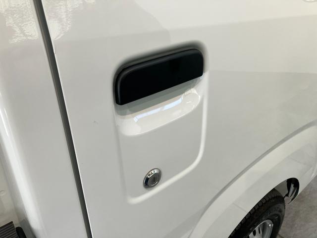 ハイゼットトラックスタンダード　４ＷＤ　ＣＶＴ車　ＣＤステレオ衝突被害軽減ブレーキ　コーナーセンサー　パートタイム４ＷＤ　ＣＤステレオ　マニュアルエアコン　マニュアルレベリング　オートライト（滋賀県）の中古車