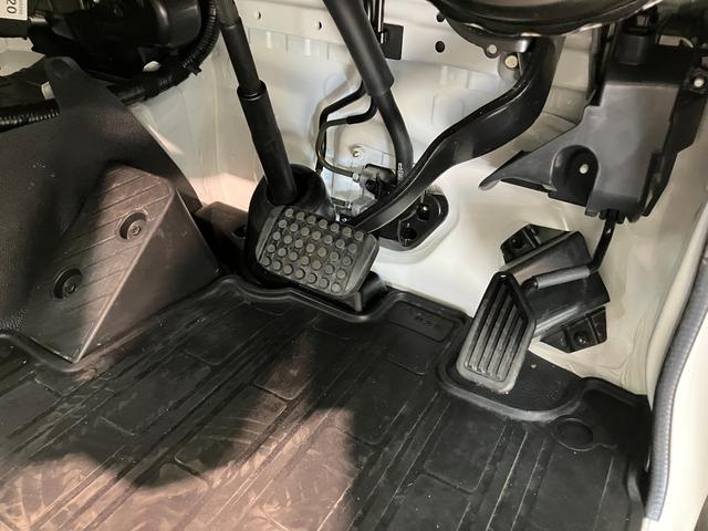 ハイゼットトラックスタンダード　４ＷＤ　ＣＶＴ車　ＣＤステレオ衝突被害軽減ブレーキ　コーナーセンサー　パートタイム４ＷＤ　ＣＤステレオ　マニュアルエアコン　マニュアルレベリング　オートライト（滋賀県）の中古車