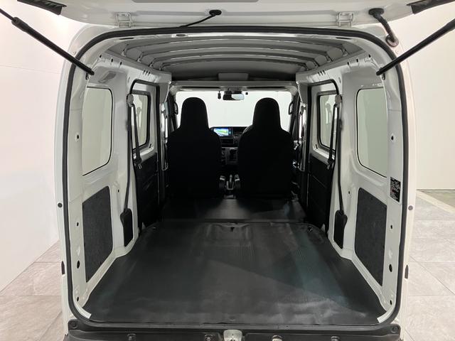 ハイゼットカーゴＤＸ　４ＷＤ　フルセグナビ　ドラレコ　キーレス　車検整備付衝突被害軽減ブレーキ　コーナーセンサー　前席パワーウインドウ　両側スライドドア　パートタイム４ＷＤ　マニュアルレベリング　フルセグナビ　ドラレコ　ＥＴＣ　ＤＶＤ再生　Ｂｌｕｅｔｏｏｔｈ　ＵＳＢ　ＬＥＤ（滋賀県）の中古車