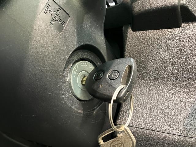 ハイゼットカーゴＤＸ　４ＷＤ　フルセグナビ　ドラレコ　キーレス　車検整備付衝突被害軽減ブレーキ　コーナーセンサー　前席パワーウインドウ　両側スライドドア　パートタイム４ＷＤ　マニュアルレベリング　フルセグナビ　ドラレコ　ＥＴＣ　ＤＶＤ再生　Ｂｌｕｅｔｏｏｔｈ　ＵＳＢ　ＬＥＤ（滋賀県）の中古車