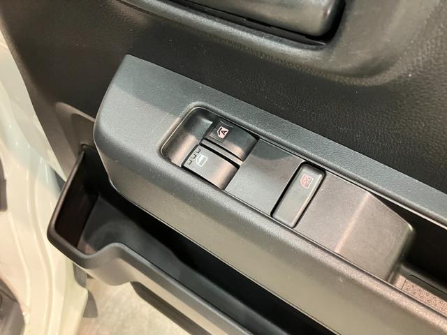 ハイゼットカーゴＤＸ　４ＷＤ　ＣＶＴ車　キーレス　前席パワーウインドウ衝突被害軽減ブレーキ　スマアシ　コーナーセンサー　ＣＤステレオ　ドラレコ　オートライト　キーレス　前席パワーウインドウ　両側スライドドア　パートタイム４ＷＤ（滋賀県）の中古車