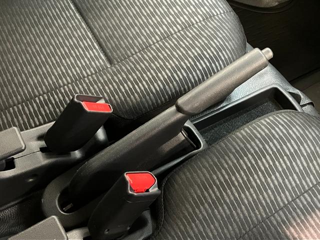 ハイゼットカーゴＤＸ　４ＷＤ　ＣＶＴ車　キーレス　前席パワーウインドウ衝突被害軽減ブレーキ　スマアシ　コーナーセンサー　ＣＤステレオ　ドラレコ　オートライト　キーレス　前席パワーウインドウ　両側スライドドア　パートタイム４ＷＤ（滋賀県）の中古車