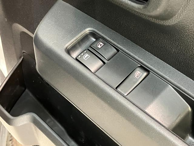 ハイゼットカーゴＤＸ　４ＷＤ　コーナーセンサー　ドラレコ　キーレス衝突被害軽減ブレーキ　スマアシ　コーナーセンサー　キーレス　前席パワーウインドウ　ＡＭ／ＦＭステレオ　ドラレコ　両側スライドドア　オートライト　マニュアルレベリング　パートタイム４ＷＤ（滋賀県）の中古車