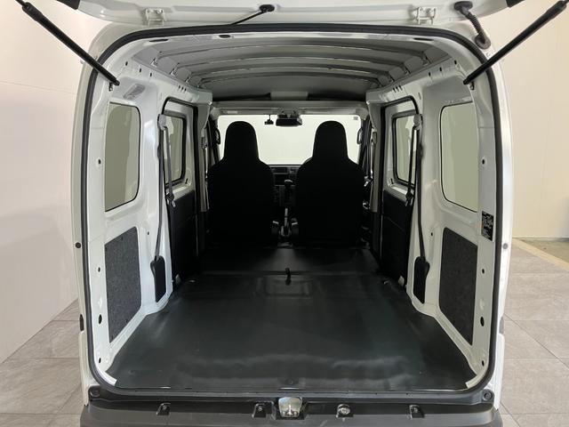 ハイゼットカーゴＤＸ　４ＷＤ　コーナーセンサー　ドラレコ　キーレス衝突被害軽減ブレーキ　スマアシ　コーナーセンサー　キーレス　前席パワーウインドウ　ＡＭ／ＦＭステレオ　ドラレコ　両側スライドドア　オートライト　マニュアルレベリング　パートタイム４ＷＤ（滋賀県）の中古車