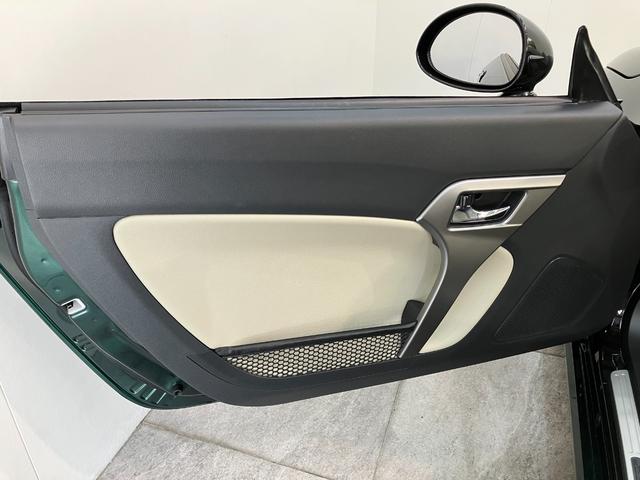 コペン20thアニバーサリーエディション ディスプレイオーディオ電動オープンルーフ 9型ディスプレイオーディオ バックカメラ Bluetooth USB ETC車載器 パドルシフト MOMO製ハンドル BBS製アルミホイール シートヒーター LED オートライト(滋賀県)の中古車