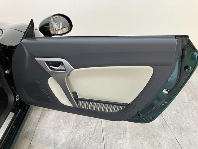 コペン20thアニバーサリーエディション ディスプレイオーディオ電動オープンルーフ 9型ディスプレイオーディオ バックカメラ Bluetooth USB ETC車載器 パドルシフト MOMO製ハンドル BBS製アルミホイール シートヒーター LED オートライト(滋賀県)の中古車