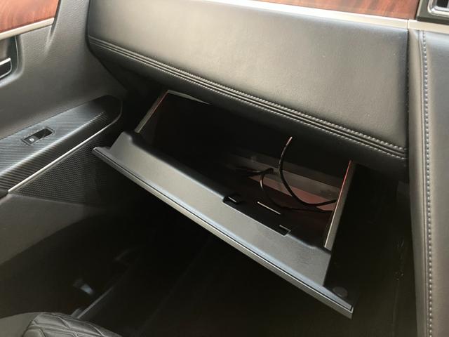 デリカＤ：５Ｐ　４ＷＤ　ディーゼル　フルセグナビ　フリップダウンモニター衝突軽減被害ブレーキ　フルセグナビ　パノラマカメラ　Ｂｌｕｅｔｏｏｔｈ　ＵＳＢ　後席モニター　両側電動スライドドア　クルコン　シートヒーター　オートステップ　ＬＥＤ　パワーバックドア（滋賀県）の中古車