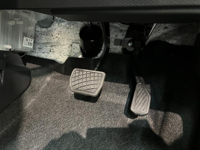 タントカスタムＲＳ　ターボ　コーナーセンサー　届出済未使用車衝突被害軽減ブレーキ　コーナーセンサー　バックカメラ（ナビ装着時用）　両側電動スライドドア　前席シートヒーター　電動パーキングブレーキ　ＬＥＤ　オートライト　オートエアコン　スマートキー　エコアイドル（滋賀県）の中古車