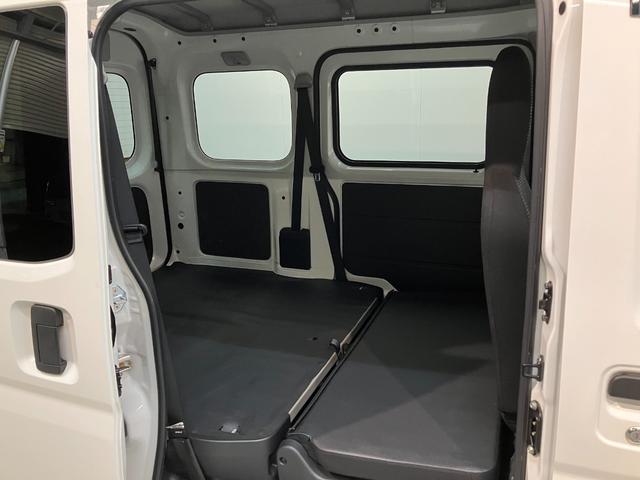 ハイゼットカーゴＤＸ　４ＷＤ　ＣＶＴ車　フルセグナビ　ドラレコ　車検整備付衝突被害軽減ブレーキ　スマアシ　コーナーセンサー　キーレス　前席パワーウインドウ　フルセグナビ　ドラレコ　ＥＴＣ　ＤＶＤ再生　Ｂｌｕｅｔｏｏｔｈ　ＬＥＤ　オートライト　パートタイム４ＷＤ（滋賀県）の中古車