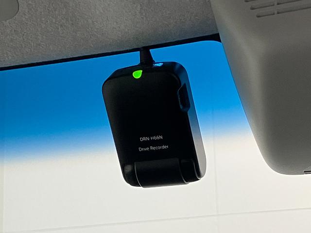 タントカスタムRSトップエディションSA2 8型ナビ バックカメラ衝突被害軽減ブレーキ スマアシ2 8型フルセグナビ Bluetooth DVD USB バックカメラ ドラレコ ETC 両側電動スライドドア LED オートライト スマートキー タイヤ4本新品交換済(滋賀県)の中古車