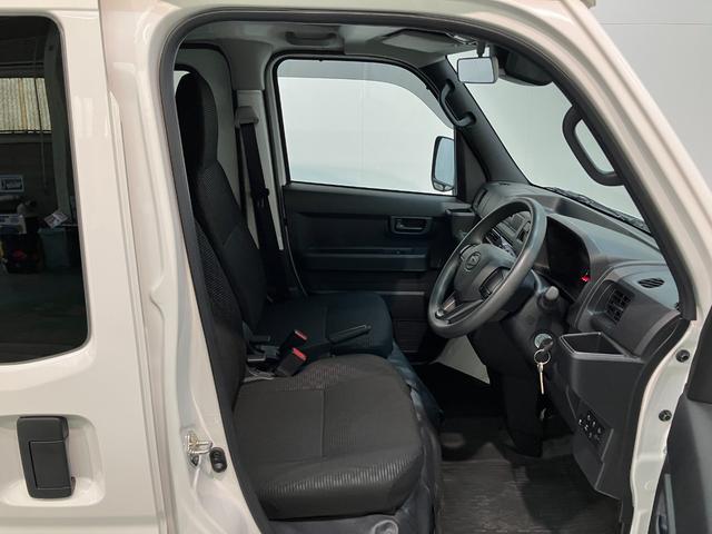 ハイゼットカーゴＤＸ　４ＷＤ　ドラレコ　キーレス　前席パワーウインドウ衝突被害軽減ブレーキ　スマアシ　コーナーセンサー　キーレス　前席パワーウインドウ　ＡＭ／ＦＭステレオ　ドラレコ　両側スライドドア　オートライト　パートタイム４ＷＤ（滋賀県）の中古車