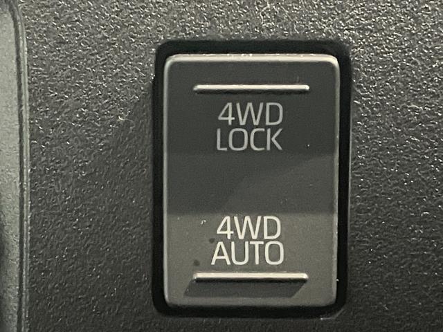 ハイゼットカーゴＤＸ　４ＷＤ　コーナーセンサー　ドラレコ　キーレスエントリー衝突被害軽減ブレーキ　スマアシ　コーナーセンサー　前席パワーウインドウ　ＡＭ／ＦＭステレオ　両側スライドドア　パートタイム４ＷＤ　オートライト　マニュアルレベリング　ドラレコ（滋賀県）の中古車