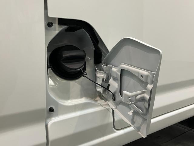 ハイゼットカーゴＤＸ　４ＷＤ　コーナーセンサー　ドラレコ　キーレスエントリー衝突被害軽減ブレーキ　スマアシ　コーナーセンサー　前席パワーウインドウ　ＡＭ／ＦＭステレオ　両側スライドドア　パートタイム４ＷＤ　オートライト　マニュアルレベリング　ドラレコ（滋賀県）の中古車