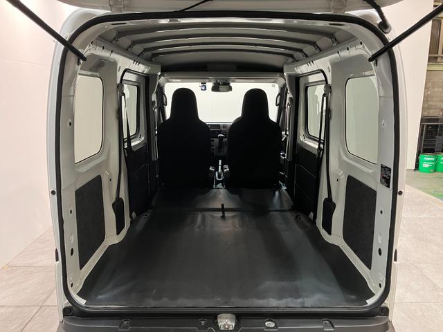 ハイゼットカーゴＤＸ　４ＷＤ　コーナーセンサー　ドラレコ　キーレスエントリー衝突被害軽減ブレーキ　スマアシ　コーナーセンサー　前席パワーウインドウ　ＡＭ／ＦＭステレオ　両側スライドドア　パートタイム４ＷＤ　オートライト　マニュアルレベリング　ドラレコ（滋賀県）の中古車