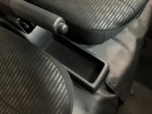 ハイゼットカーゴＤＸ　４ＷＤ　コーナーセンサー　ドラレコ　キーレスエントリー衝突被害軽減ブレーキ　スマアシ　コーナーセンサー　前席パワーウインドウ　ＡＭ／ＦＭステレオ　両側スライドドア　パートタイム４ＷＤ　オートライト　マニュアルレベリング　ドラレコ（滋賀県）の中古車