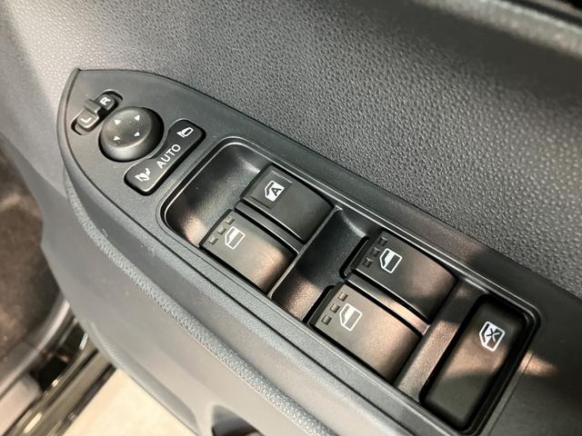 タントＸ　コーナーセンサー　シートヒーター　ＬＥＤ　届出済未使用車衝突被害軽減ブレーキ　コーナーセンサー　バックカメラ（ナビ装着時用）　左側電動スライドドア　前席シートヒーター　電動パーキングブレーキ　ＬＥＤ　オートライト　オートエアコン　スマートキー　エコアイドル（滋賀県）の中古車