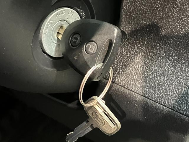 ハイゼットカーゴDX 4WD コーナーセンサー キーレスエントリー衝突被害軽減ブレーキ スマアシ コーナーセンサー 前席パワーウインドウ AM/FMステレオ 両側スライドドア パートタイム4WD オートライト マニュアルレベリング(滋賀県)の中古車