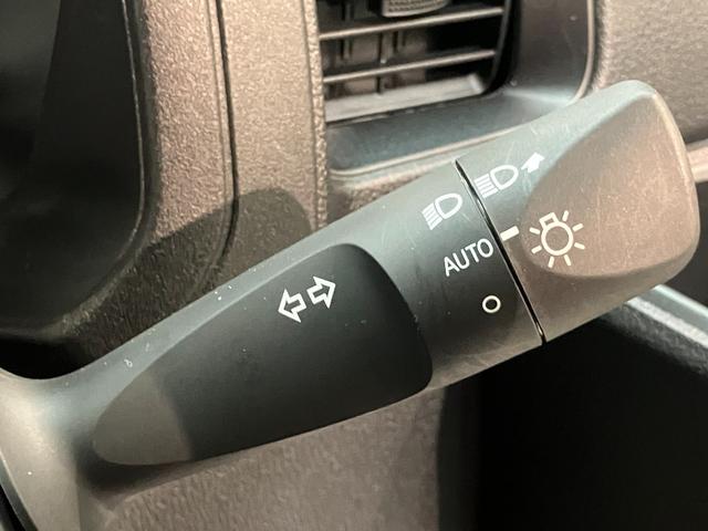 ハイゼットカーゴDX 4WD コーナーセンサー キーレスエントリー衝突被害軽減ブレーキ スマアシ コーナーセンサー 前席パワーウインドウ AM/FMステレオ 両側スライドドア パートタイム4WD オートライト マニュアルレベリング(滋賀県)の中古車