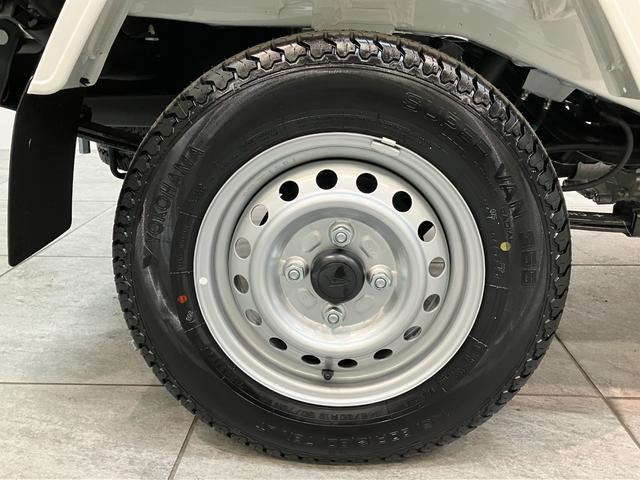 ハイゼットトラックスタンダード 4WD コーナーセンサー 届出済未使用車衝突被害軽減ブレーキ コーナーセンサー パートタイム4WD AM/FMラジオ マニュアルエアコン マニュアルレベリング オートライト(滋賀県)の中古車