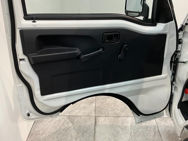 ハイゼットトラックスタンダード 4WD コーナーセンサー 届出済未使用車衝突被害軽減ブレーキ コーナーセンサー パートタイム4WD AM/FMラジオ マニュアルエアコン マニュアルレベリング オートライト(滋賀県)の中古車