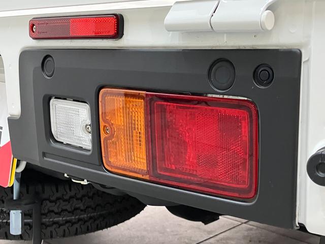 ハイゼットトラックスタンダード 4WD コーナーセンサー 届出済未使用車衝突被害軽減ブレーキ コーナーセンサー パートタイム4WD AM/FMラジオ マニュアルエアコン マニュアルレベリング オートライト(滋賀県)の中古車