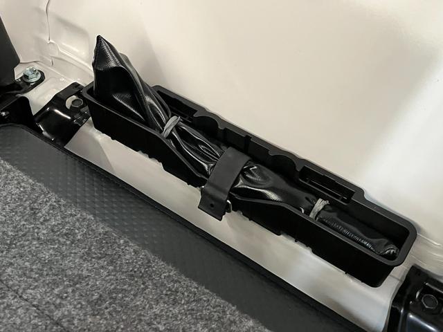 ハイゼットトラックスタンダード 4WD コーナーセンサー 届出済未使用車衝突被害軽減ブレーキ コーナーセンサー パートタイム4WD AM/FMラジオ マニュアルエアコン マニュアルレベリング オートライト(滋賀県)の中古車