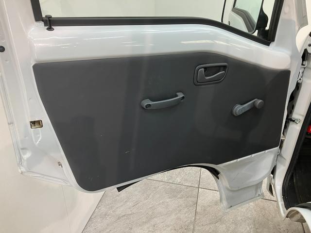 サンバートラックTB 5MT 4WD エアコン 荷台作業灯 車検整備付5MT パートタイム4WD AM/FMラジオ マニュアルエアコン マニュアルレベリング 荷台作業灯(滋賀県)の中古車