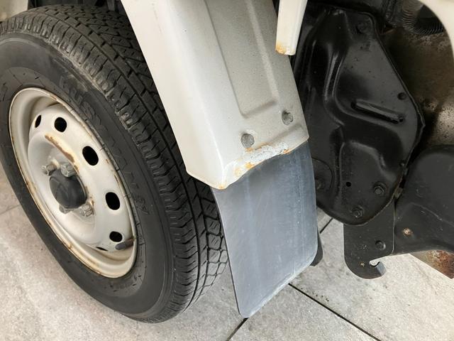 サンバートラックTB 5MT 4WD エアコン 荷台作業灯 車検整備付5MT パートタイム4WD AM/FMラジオ マニュアルエアコン マニュアルレベリング 荷台作業灯(滋賀県)の中古車