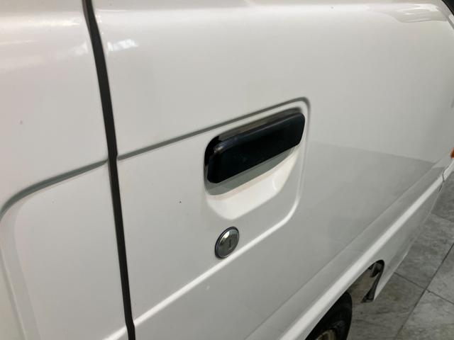 サンバートラックTB 5MT 4WD エアコン 荷台作業灯 車検整備付5MT パートタイム4WD AM/FMラジオ マニュアルエアコン マニュアルレベリング 荷台作業灯(滋賀県)の中古車