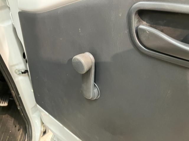 サンバートラックTB 5MT 4WD エアコン 荷台作業灯 車検整備付5MT パートタイム4WD AM/FMラジオ マニュアルエアコン マニュアルレベリング 荷台作業灯(滋賀県)の中古車