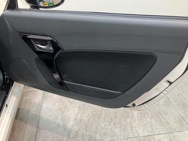 コペンGRスポーツ ディスプレイオーディオ HKSマフラーGR専用サスペンション ディスプレイオーディオ ドラレコ USB Bluetooth ETC MOMO製ハンドル レカロシート BBS製アルミホイール シートヒーター LED パドルシフト(滋賀県)の中古車